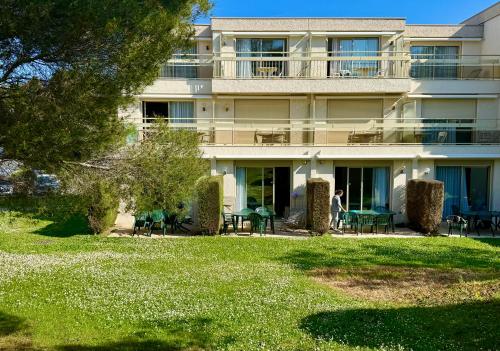 Côte d'Azur Saint-Raphaël, rez-jardin rénové