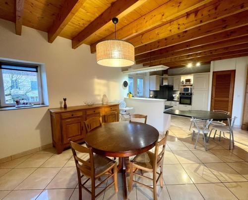 Nhà bếp/bếp nhỏ tại La Maison de la Colline