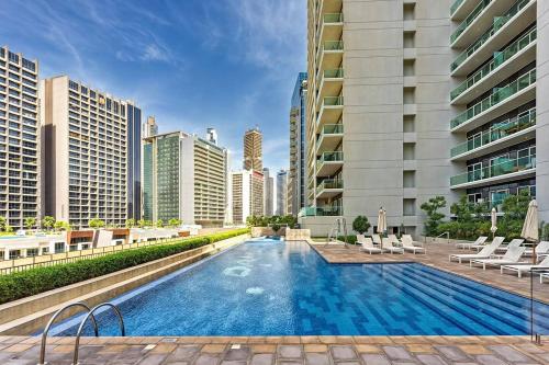 Chic 1BR at Reva Stunning Canal Views