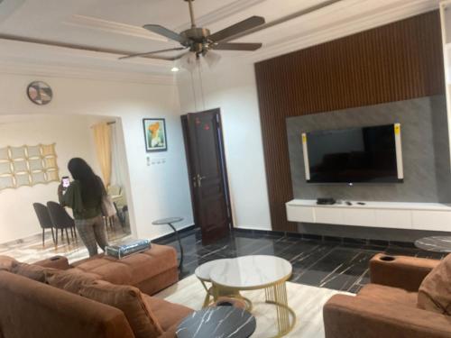 GYAASE EXECUTIVE APARTMENTs
