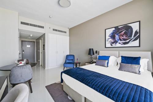 VayK - Chic Hotel Style Studio in Damac Hills