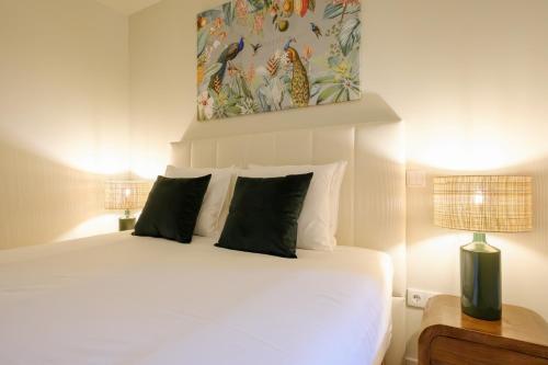 Magnolia 3 Luxury with AC Metro Downtown Porto