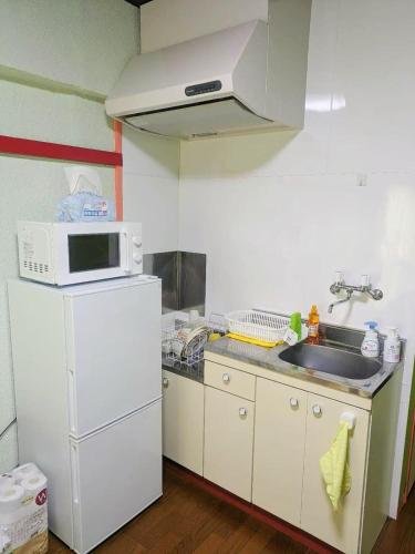 403 Single room near Kokusai Street Naha City on the 4th floor no elevator