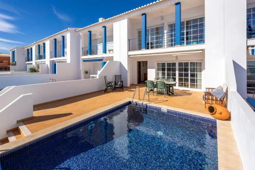 14 Fontainhas - 3 Bedroom Townhouse with Private Pool & Sea Views