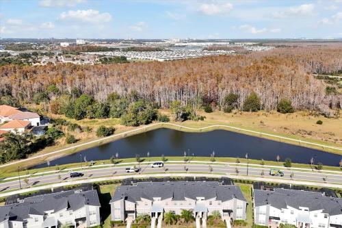 Storey Lake 4 Bedroom Lakeview Private Pool near Disney Universal SeaWorld Free Resort Access photo 56