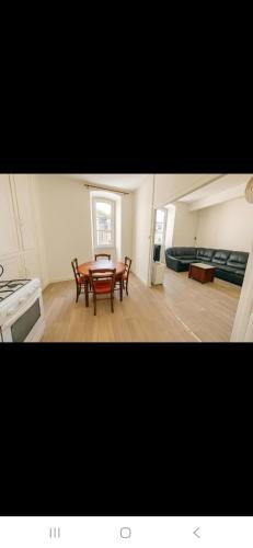 Fotografie z fotogalerie ubytování Appartement avec deux chambres et salon de massage v destinaci Lavelanet