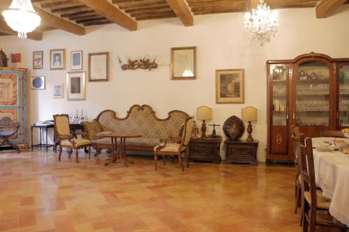El salón o zona de bar de Palazzo San Florido