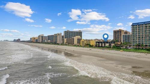 Modern Escape - Luxe Oceanfront 2BR with Epic Kitchen, Pool, Parking photo 13