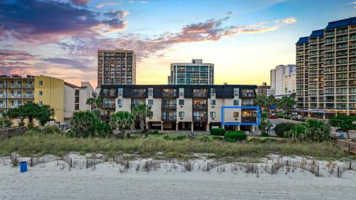 Modern Escape - Luxe Oceanfront 2BR with Epic Kitchen, Pool, Parking photo 7
