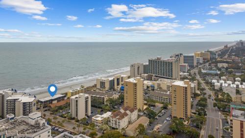 Modern Escape - Luxe Oceanfront 2BR with Epic Kitchen, Pool, Parking photo 66