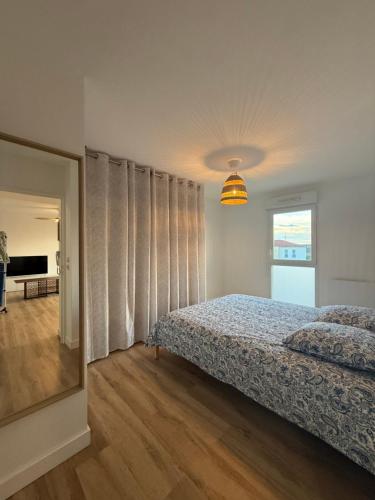 Vue & terrasse Appartement lumineux Fréjus