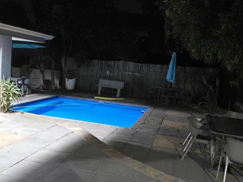 Hồ bơi trong/gần BoniM Guesthouse - aka Magisha Guesthouse