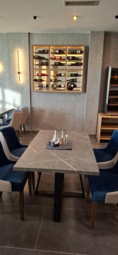 Et opholdsområde på Near Ski Center, Apartment VIS Mountain Views - Residence Hill Kopaonik