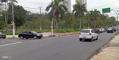 Fotografie z fotogalerie ubytování Apartamento com Quintal - Ar Cond - Ótima Localização v destinaci Volta Redonda