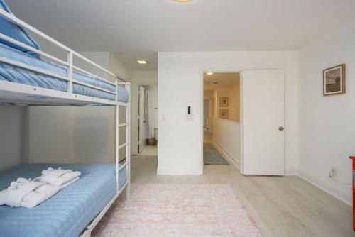 203 Tennismaster Shipyard Villa with Pool Views photo 26