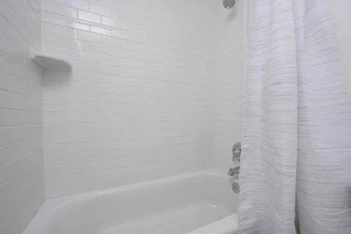 203 Tennismaster Shipyard Villa with Pool Views photo 30