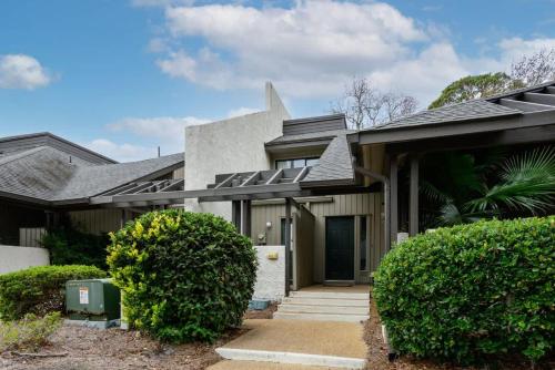 203 Tennismaster Shipyard Villa with Pool Views photo 14