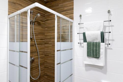 Et badeværelse på Innmare Fortuna Hotel Dos Estrellas