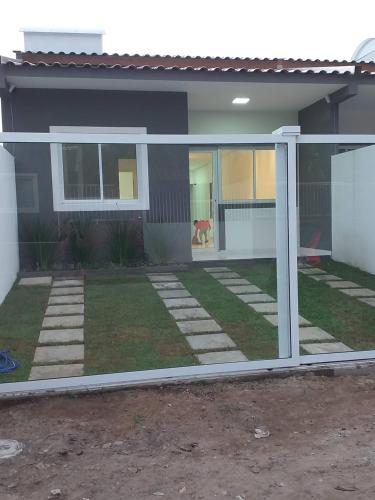 Das Gebäude in dem sich das Ferienhaus befindet