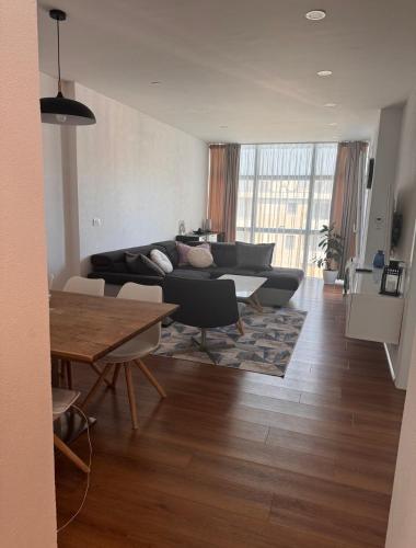 Lulu Central Apartment