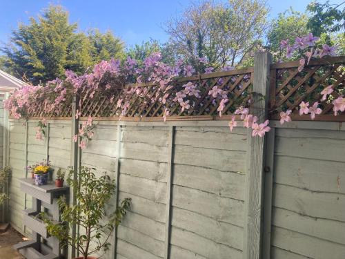 Fotografie z fotogalerie ubytování Stylish boutique annexe nestled in Bloxham village v destinaci Bloxham