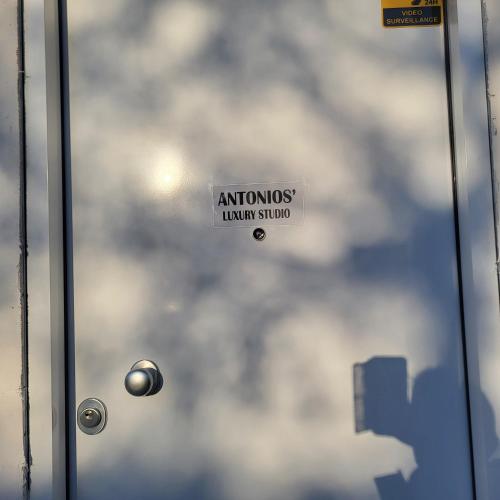 Antonio's Luxury Studio