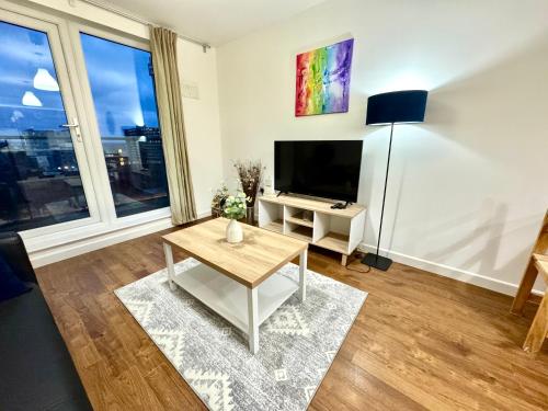 Et tv og/eller underholdning på VIPAbodes at The Nankeville Woking