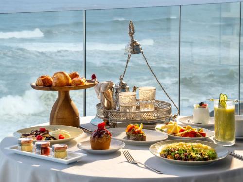 Jídlo v hotelu nebo okolí