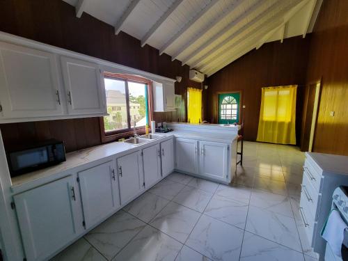 Kuchyň nebo kuchyňský kout v ubytování Southern Haven Cabin