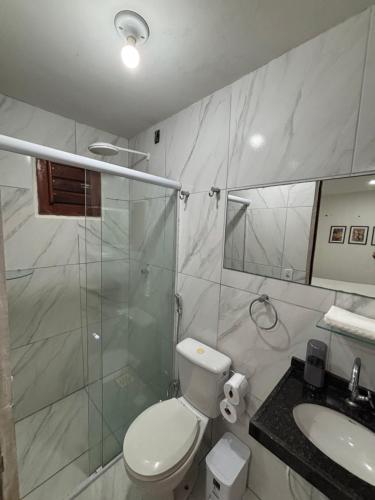 Et badeværelse på Suites Premium Jacarey, Fortaleza