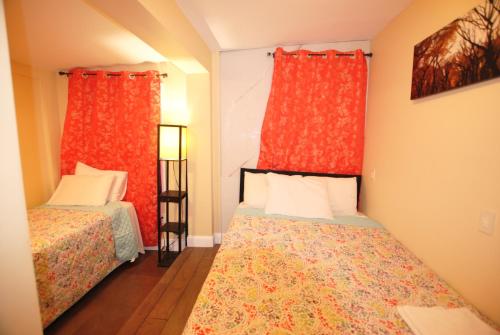 Gallery image of Penn Station Room Motel Casa in Newark