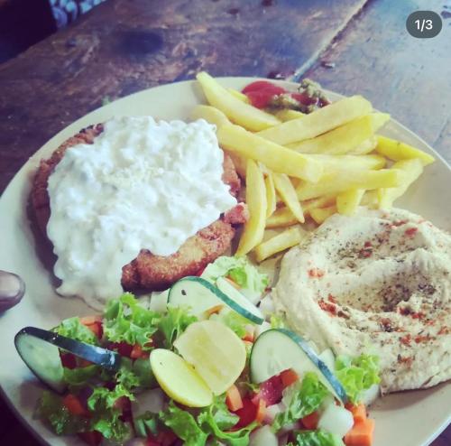 Mad på pensionatet eller i nærheden