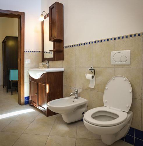 Ένα μπάνιο στο Guest House Agriturismo i Conti