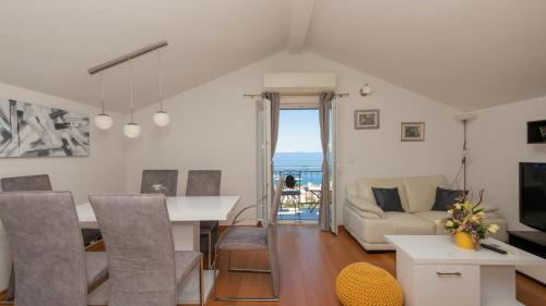 Villa Elizabeta Makarska by Villas Guide