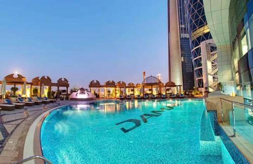 Beautiful Studio Prime location Pool & Gym