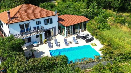 Beautiful Villa Lara with sauna in Imotski