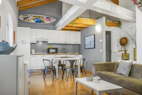 Nhà bếp/bếp nhỏ tại Windshouse Apartments