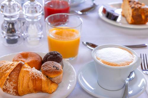 Jídlo v hotelu nebo okolí