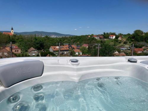 Lila akác vendégház