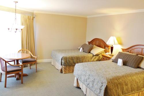 Columbus Inn Image