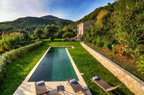 Fabulous Restored Farmhouse With Pool Near Vence