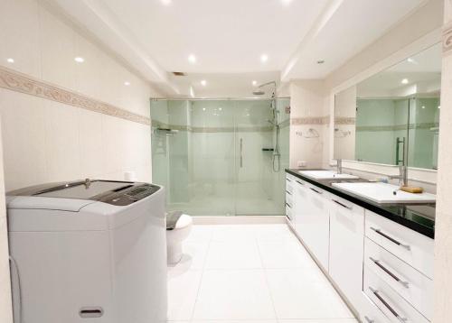 Sky Living Penthouse with Mountain Views and Rooftop, Chiang Mai ... - Mountain View Sustainable Penthouse Rentals