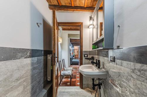 The Soul of Florence - Historic Residence with Two Bedrooms & Patio
