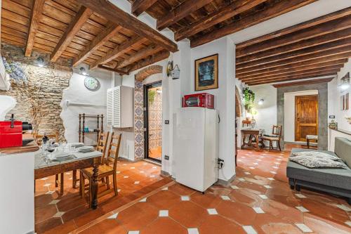 The Soul of Florence - Historic Residence with Two Bedrooms & Patio