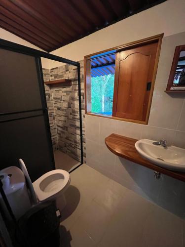 Et badeværelse på Cloud forest hostel