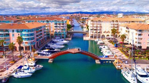 La Pinède appartement T2 accès piscine