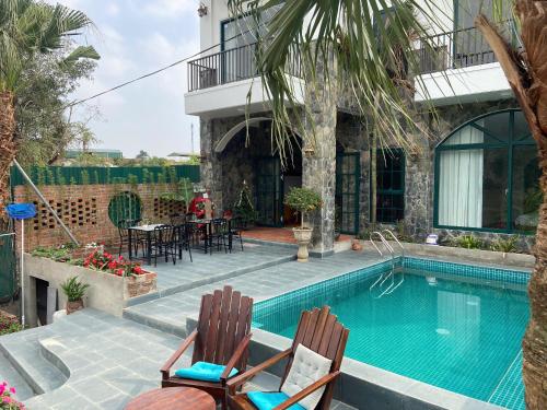 Swimmingpoolen hos eller tæt på Tam Coc Mountain View Homestay