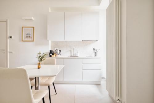 Stylish Studio Near Porta Garibaldi & Metro by Stay Mastery