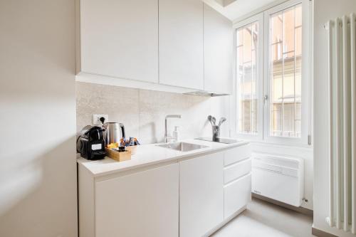 Stylish Studio Near Porta Garibaldi & Metro by Stay Mastery