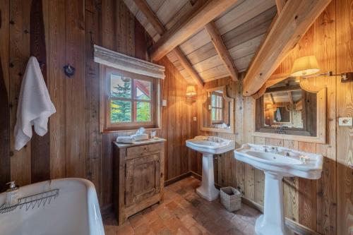 Et badeværelse på Le Chalet l'Harmonie - Pierres d'Histoire